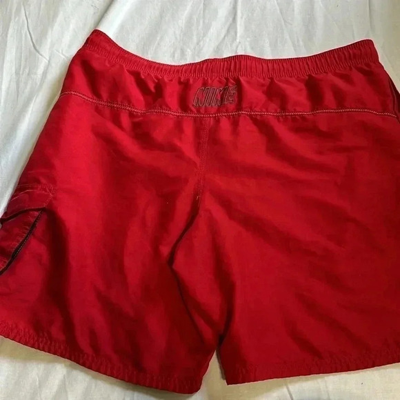 Nike Men’s red swim trucks size medium - Picture 6 of 9